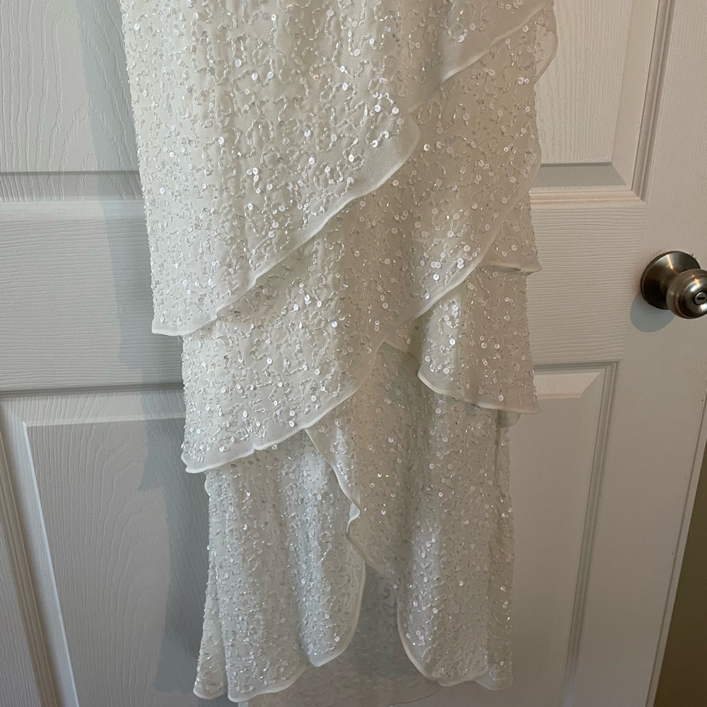 Women’s beaded wedding gown - Picture 3 of 13